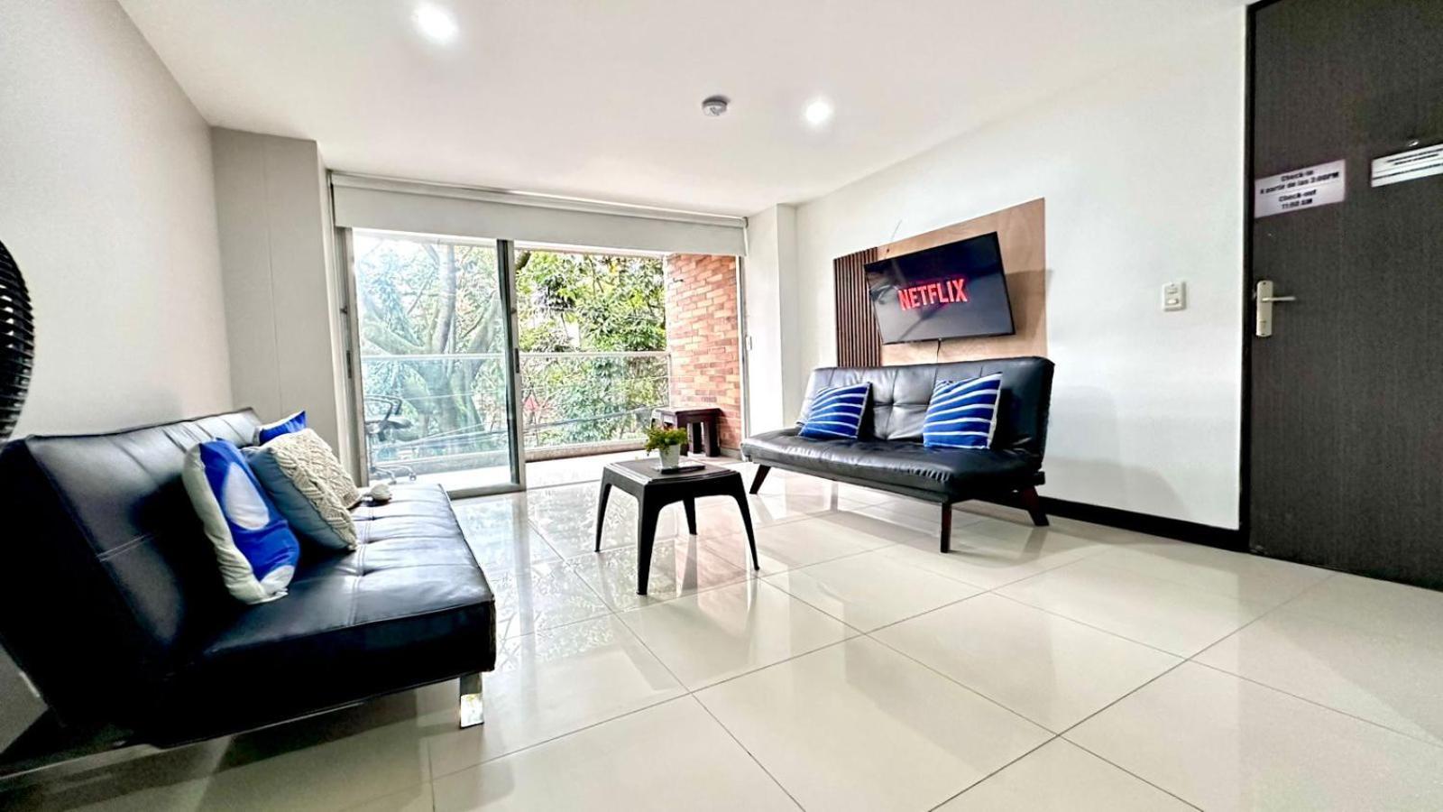 Apto Moderno En Laureles Medellín Exterior foto